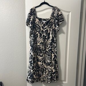 Robbie Bee Black and Cream Floral Mini Dress